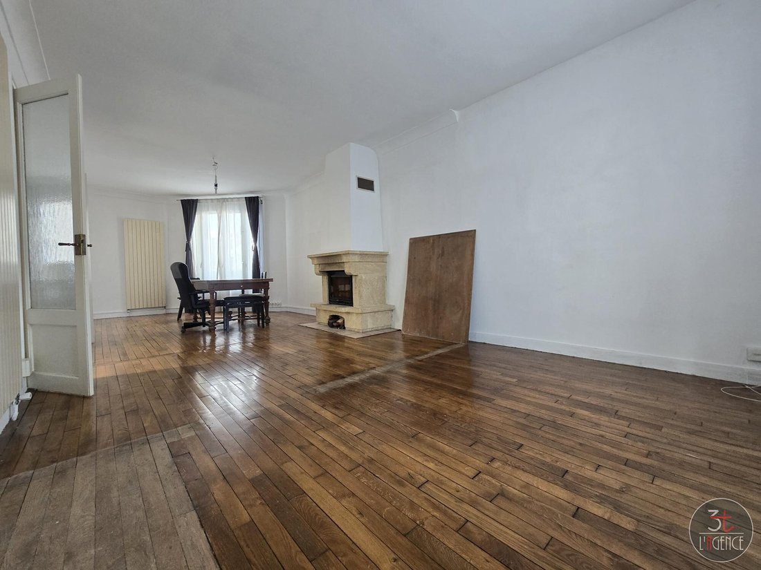 House in Fontenay-sous-Bois, Ile-de-France, France 3 - 17290784