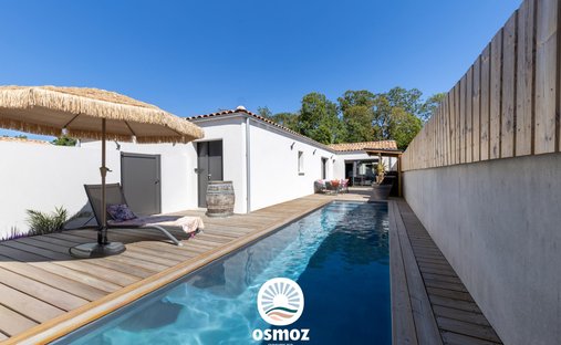 House in La Jarrie, Nouvelle-Aquitaine, France 1