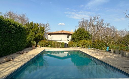 Maison à Saint-Martin-de-Londres, Occitanie, France 1