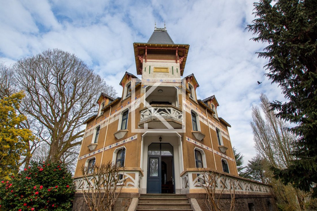 Estate in Le Brionneau-Parc de la Haye, Avrillé, France 2 - 18816148