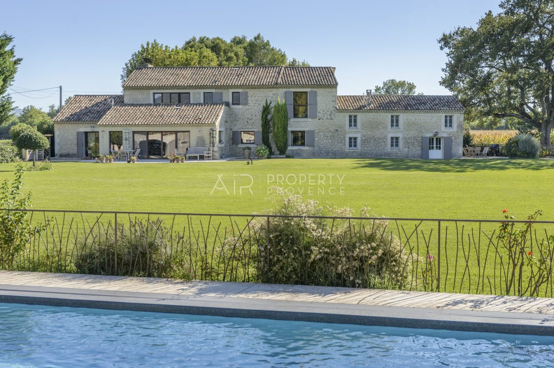 Casa di campagna a Arrondissement d'Aix-en-Provence, Provenza-Alpi-Costa Azzurra, Francia 1 - 18816140