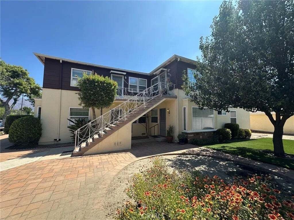 Burbank, California, United States 3 - 18816949
