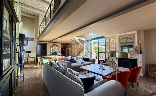 House in Centre, Lambesc, France 1