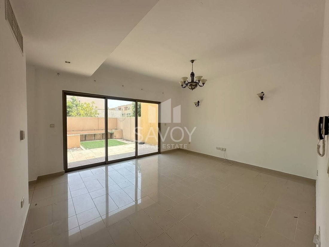 Townhouse en Ciudad Khalifa, Abu Dabi, Emiratos Árabes Unidos 3 - 18817001