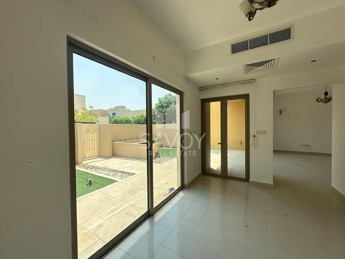 Townhouse en Ciudad Khalifa, Abu Dabi, Emiratos Árabes Unidos 4 - 18817001