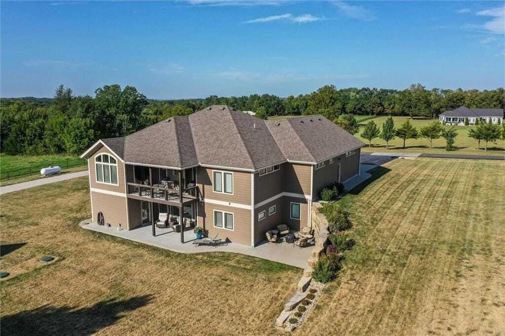 House in Harrisonville, Missouri, United States 2 - 18816102