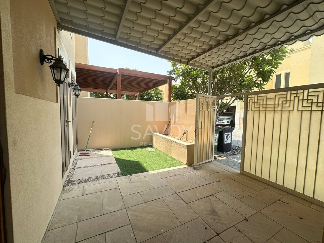 Townhouse en Ciudad Khalifa, Abu Dabi, Emiratos Árabes Unidos 2 - 18817001