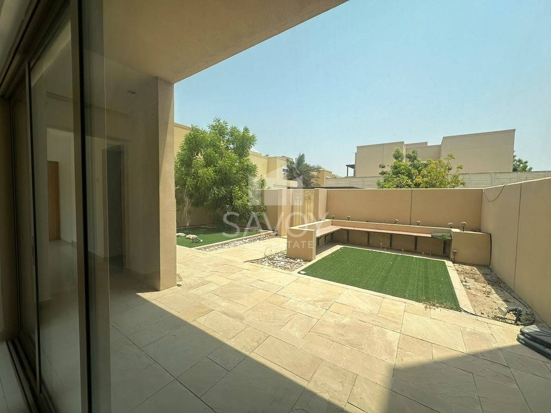 Townhouse en Ciudad Khalifa, Abu Dabi, Emiratos Árabes Unidos 1 - 18817001