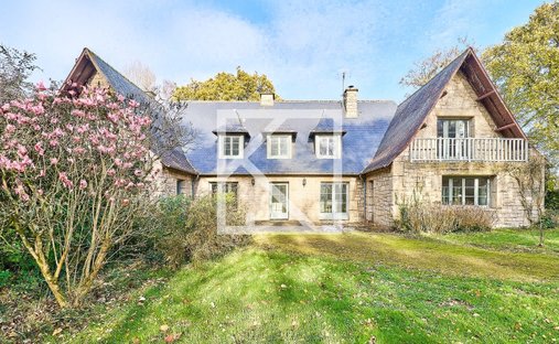 Maison à Centre Ville, Dinard, France 1