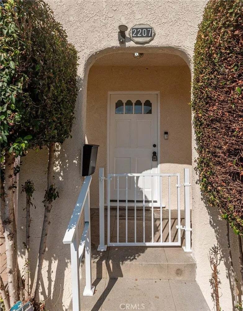 Burbank, California, United States 2 - 18816921