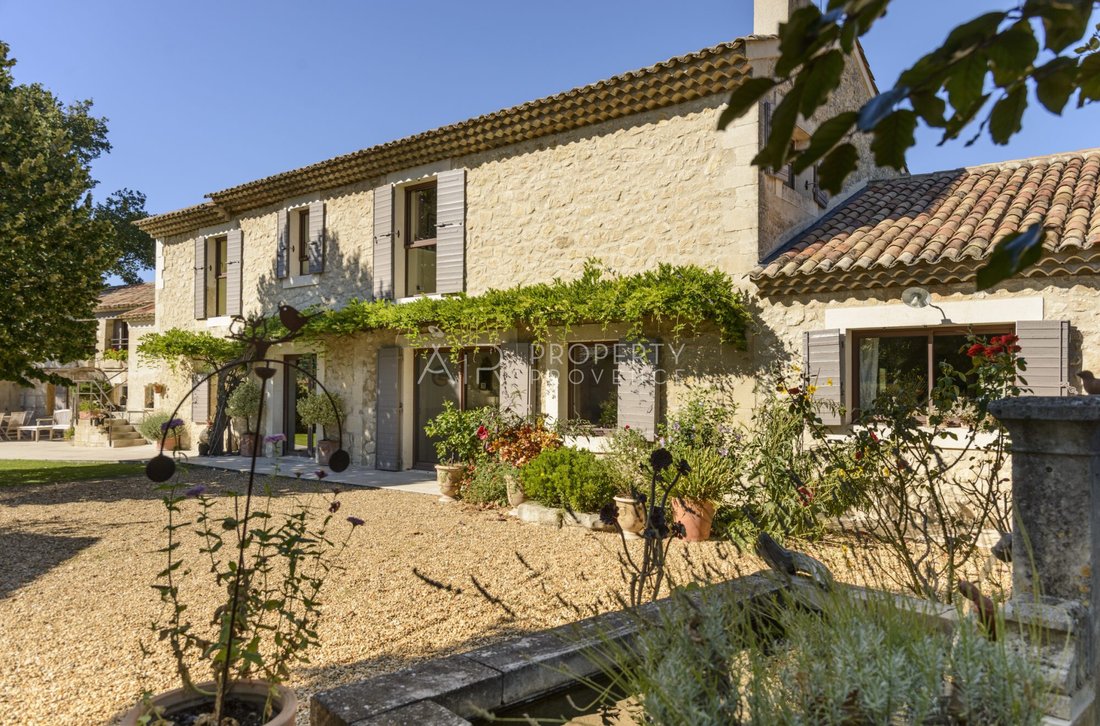 Casa di campagna a Arrondissement d'Aix-en-Provence, Provenza-Alpi-Costa Azzurra, Francia 3 - 18816140
