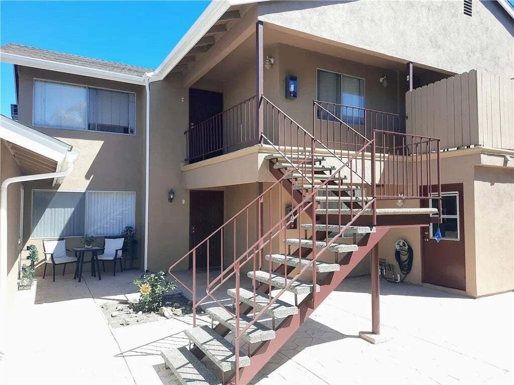 Huntington Beach, California, United States 4 - 18816953