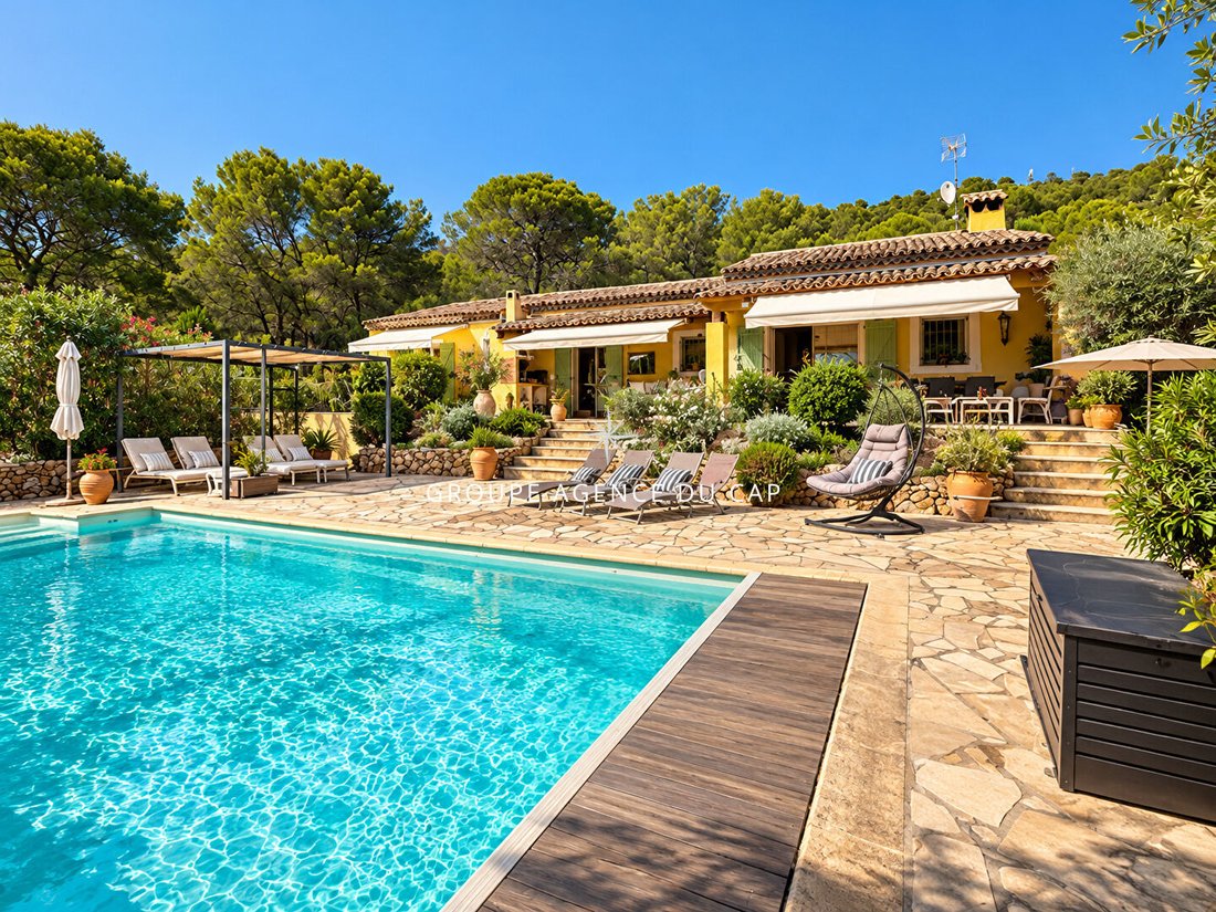 Villa a La Bouverie, Roquebrune-sur-Argens, Francia 1 - 18815861