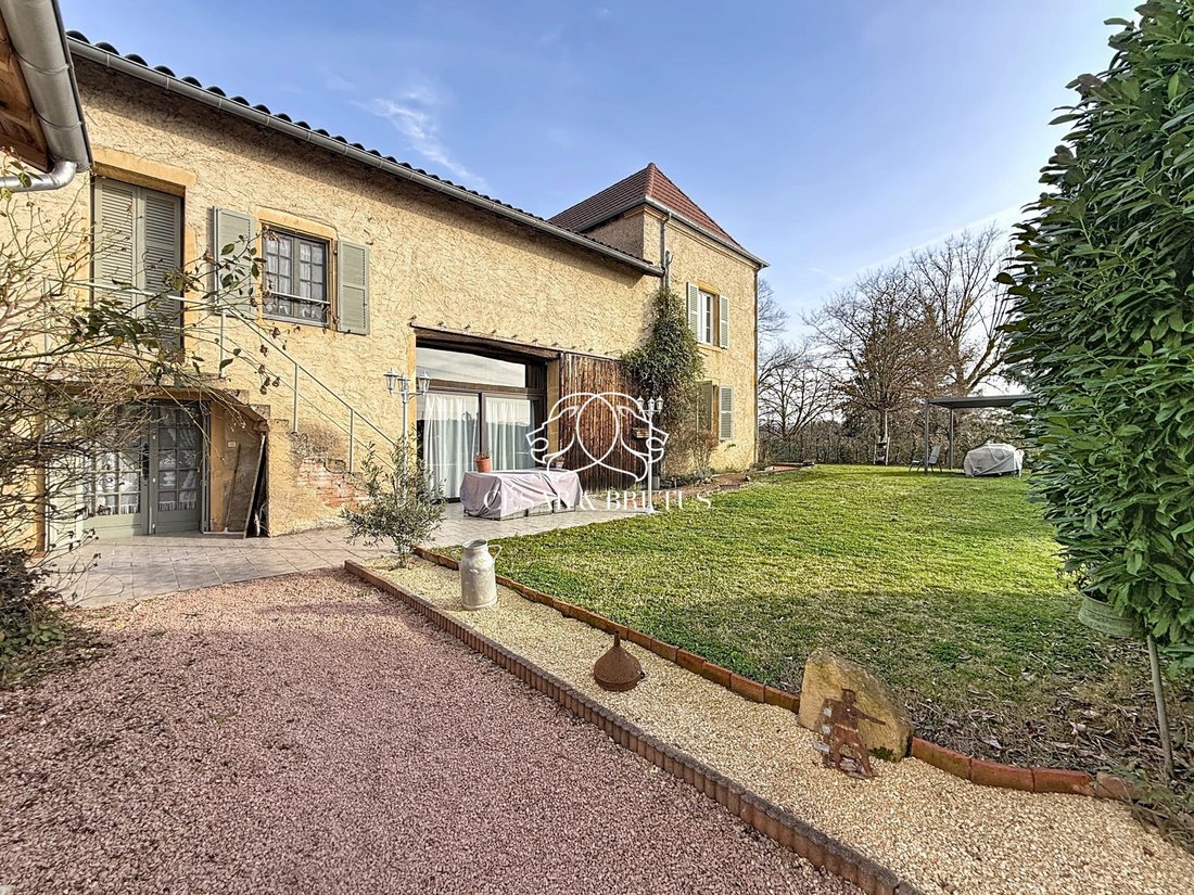 House in Pouilly-sous-Charlieu, Auvergne-Rhône-Alpes, France 1 - 17065416