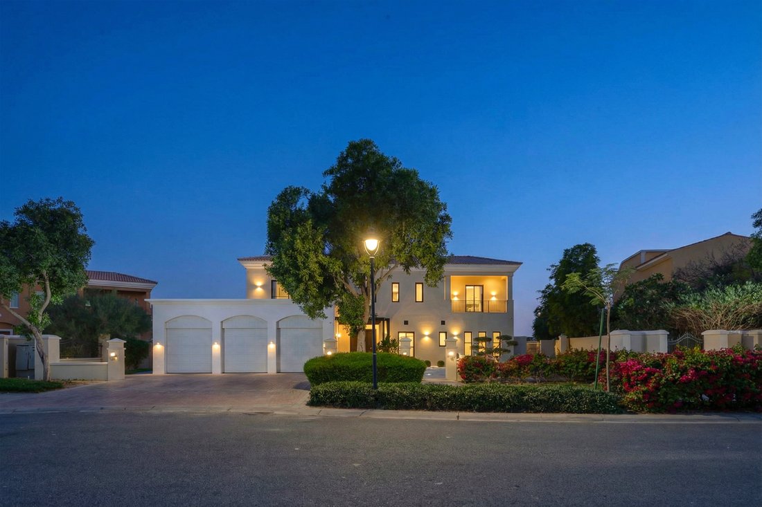 Villa en Al Wasl, Dubái, Emiratos Árabes Unidos 1 - 18816114
