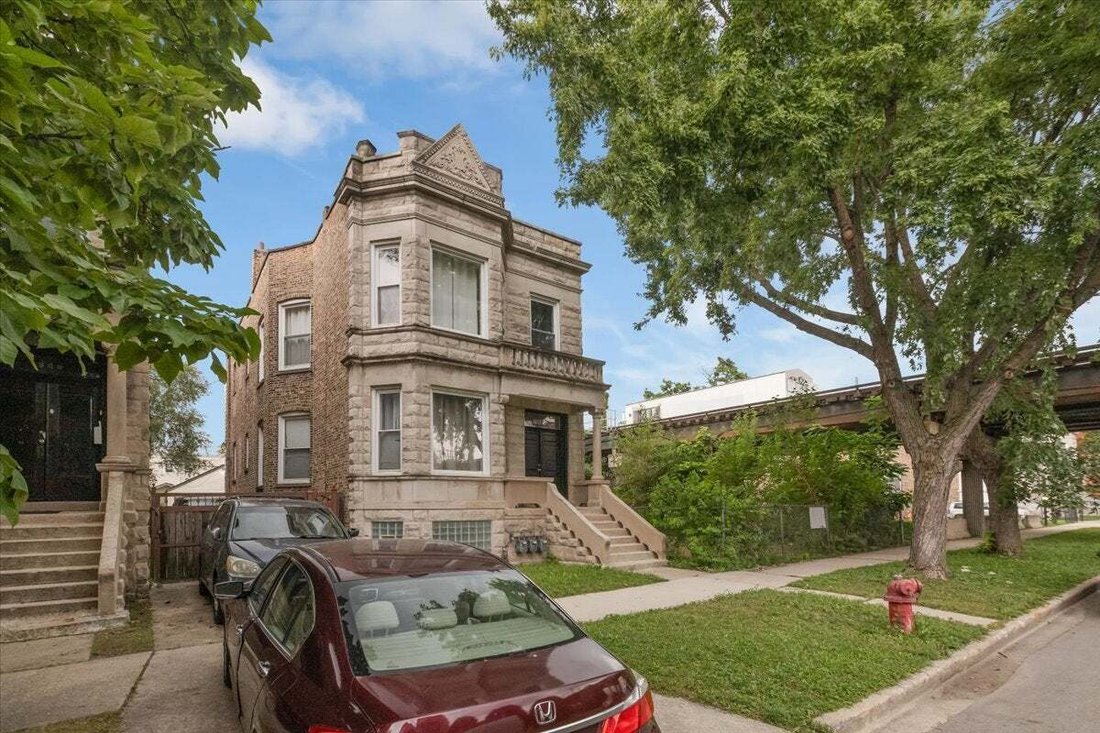 Chicago, Illinois, United States 2 - 18816871