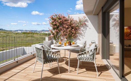 Apartment in Santo António dos Cavaleiros, Lisbon, Portugal 1