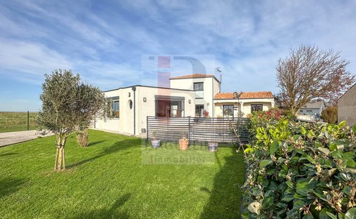 Casa en Yves, Nueva Aquitania, Francia 1
