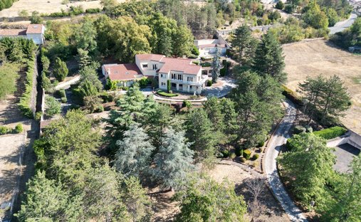Villa in Beauregard-l'Eveque, Auvergne-Rhône-Alpes, France 1