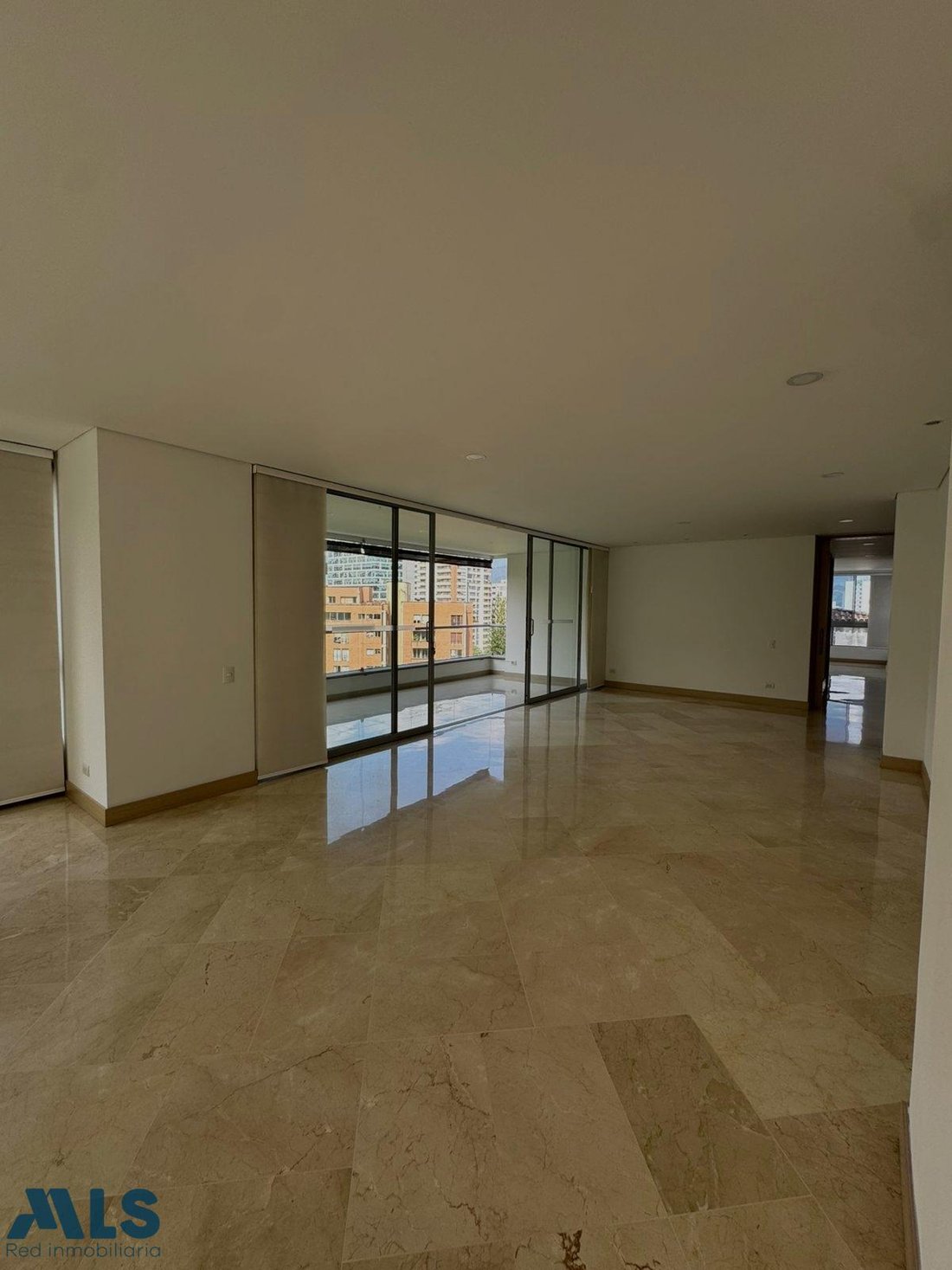 Apartment in Medellín, Antioquia, Colombia 2 - 18816886
