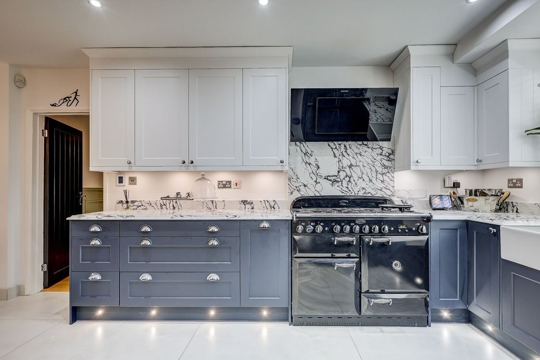 Haus in High Beech, Loughton, England 4 - 18817105