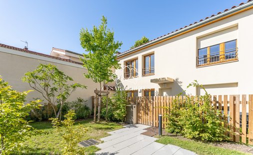 House in Sainte-Foy-lès-Lyon, Auvergne-Rhône-Alpes, France 1