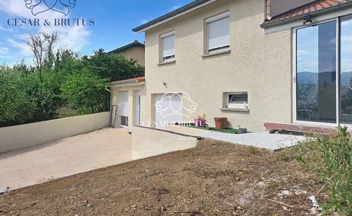 House in Saint-Clair-du-Rhone, Auvergne-Rhône-Alpes, France 1