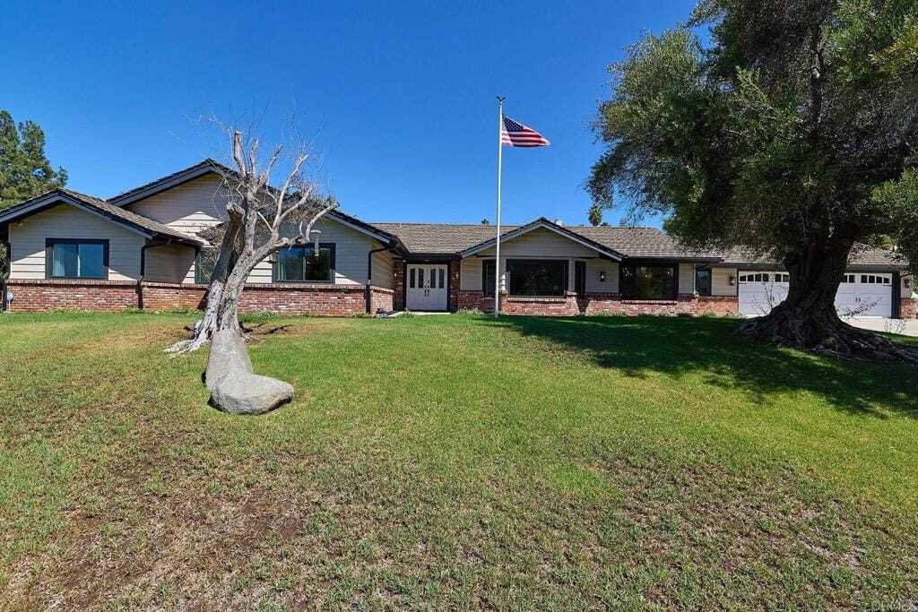 Casa en Vista, California, Estados Unidos 2 - 18816084