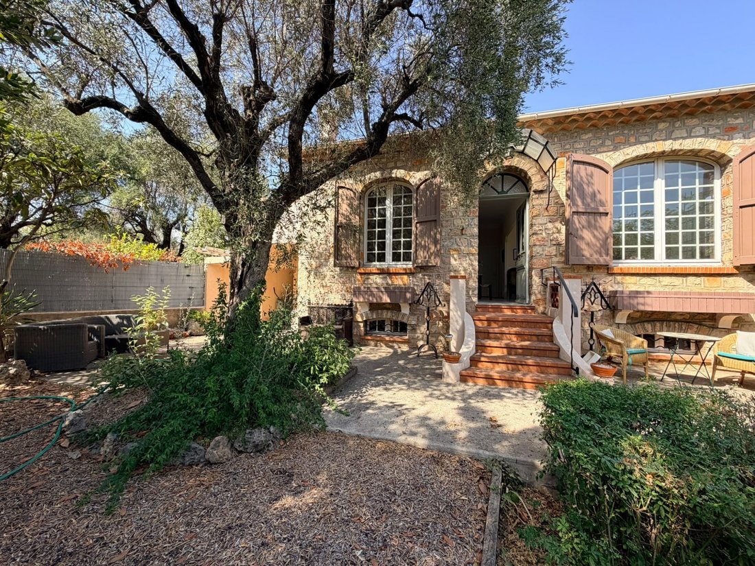 Casa en Grasse, Provenza-Alpes-Costa Azul, Francia 2 - 18816329