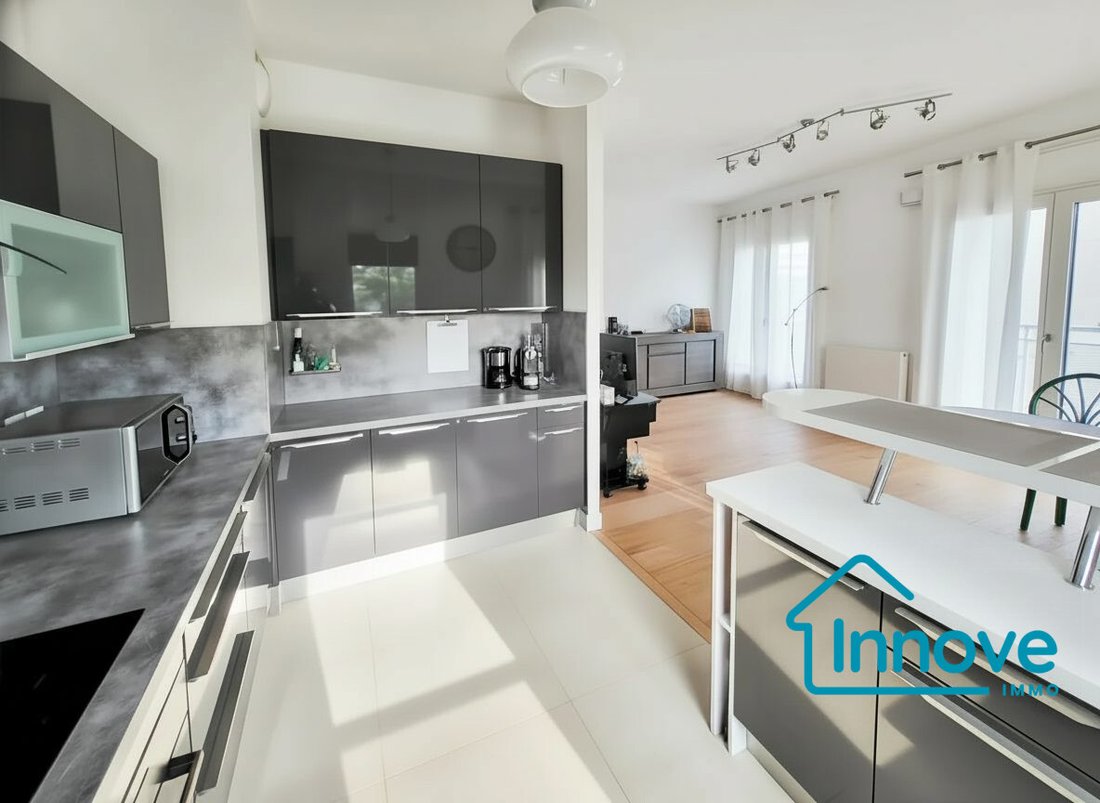 Apartment in Perouses, Paris, Ile-de-France 4 - 16888208