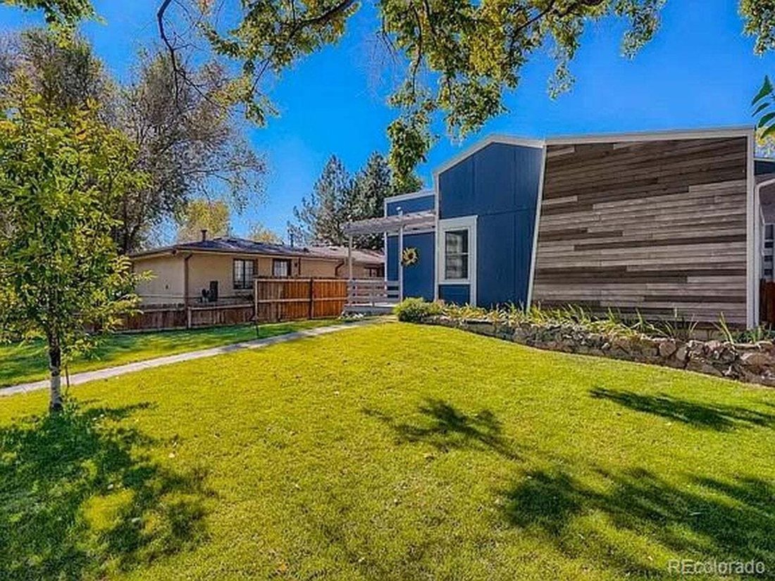 Englewood, Colorado, United States 2 - 18816707