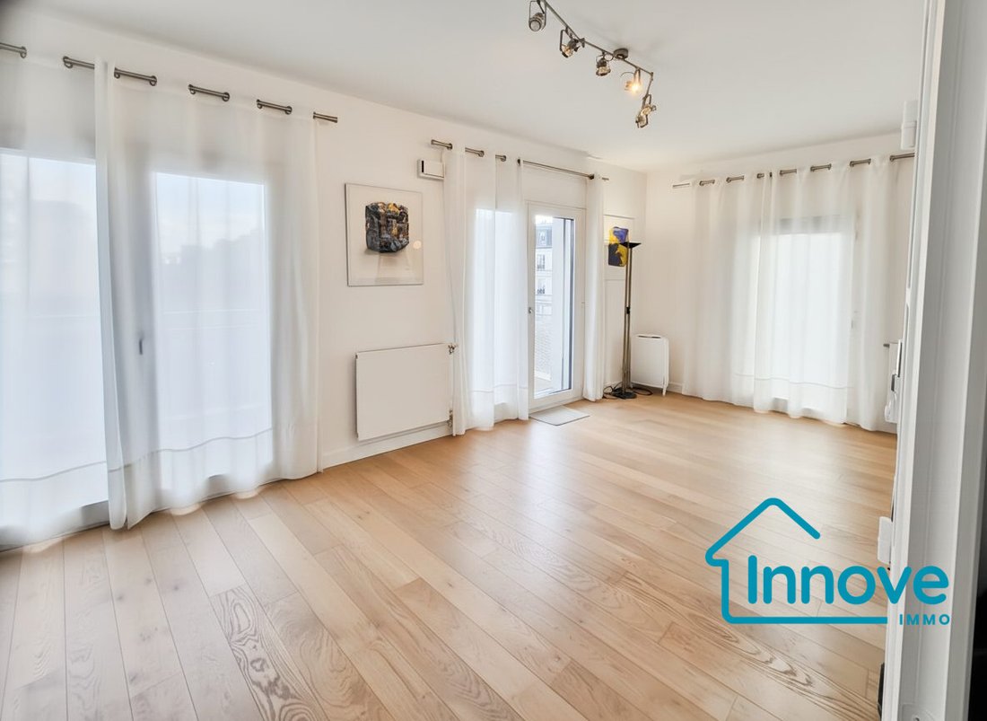 Apartment in Perouses, Paris, Ile-de-France 1 - 16888208