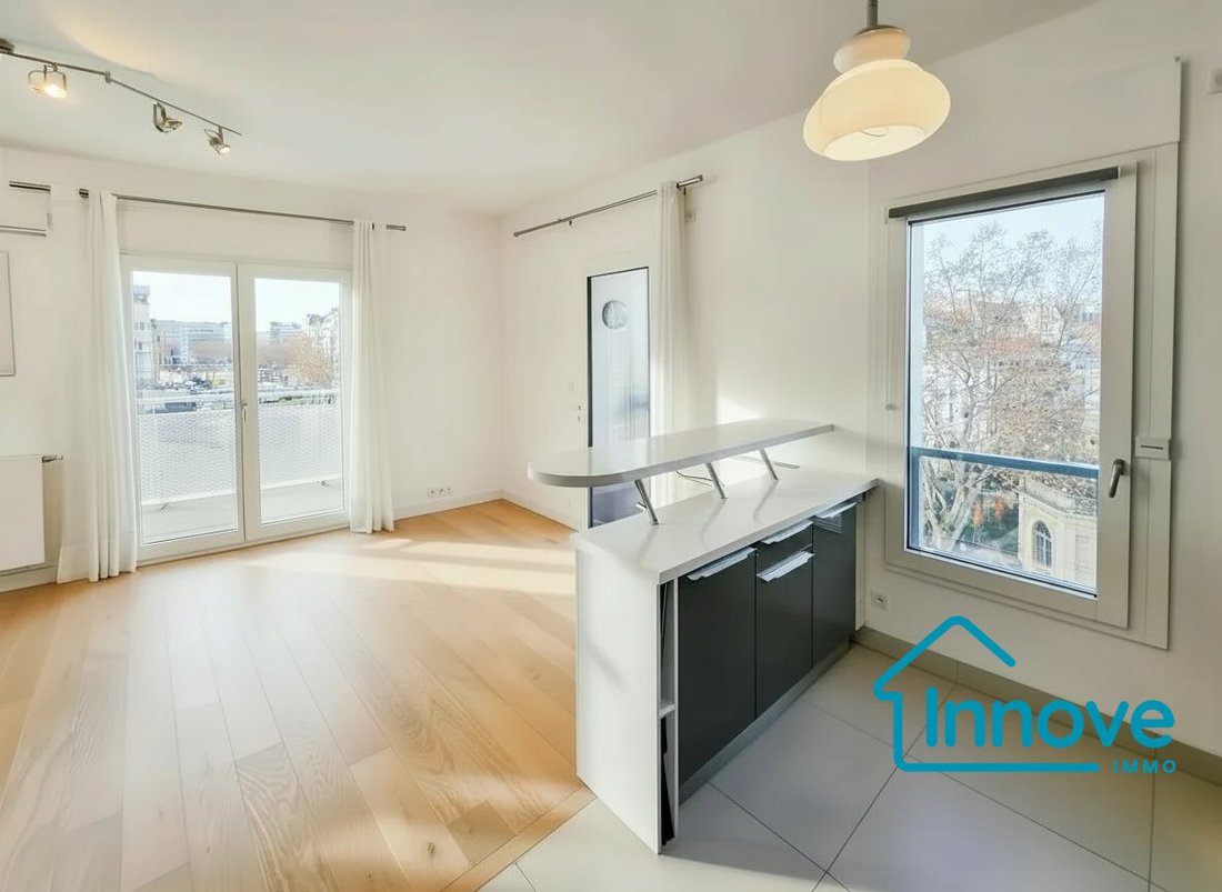 Apartment in Perouses, Paris, Ile-de-France 3 - 16888208