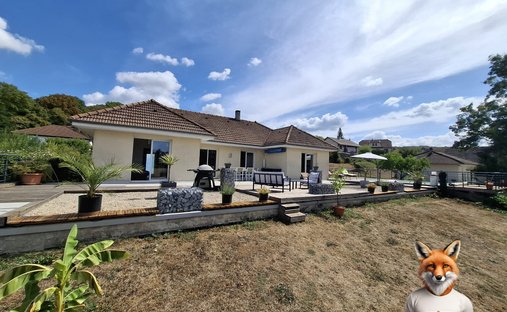 Haus in Montferrand-le-Château, Bourgogne-Franche-Comté, Frankreich 1