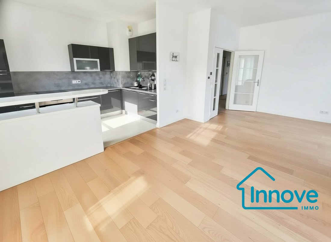 Apartment in Perouses, Paris, Ile-de-France 2 - 16888208