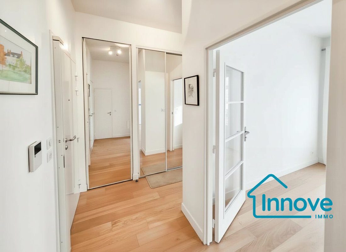 Apartment in Perouses, Paris, Ile-de-France 5 - 16888208