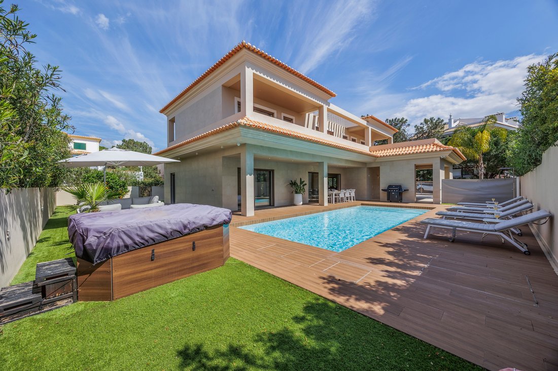 Villa in Olhos de Agua, Algarve, Portugal 1 - 18817215