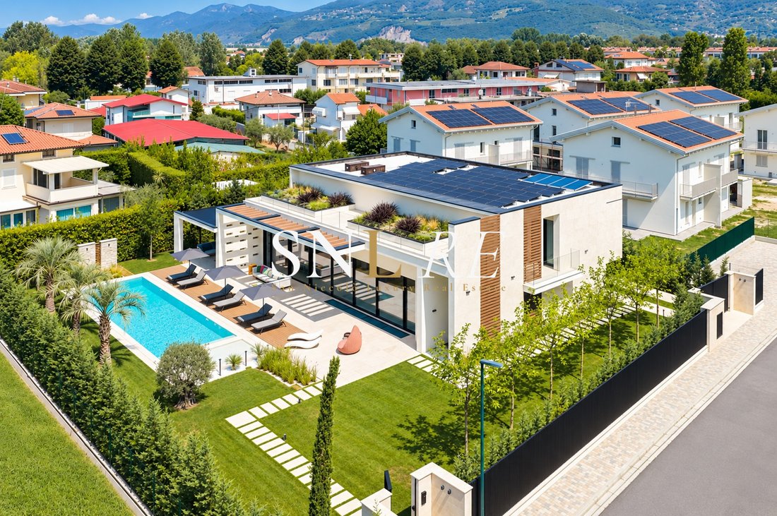Villa in Caranna-Vaiana, Forte dei Marmi, Tuscany 1 - 18815306