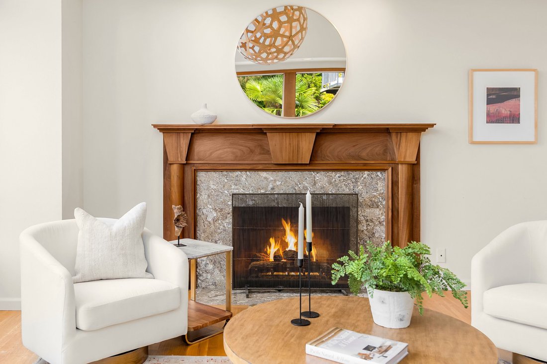 Bainbridge Island, Washington, United States 5 - 18817107