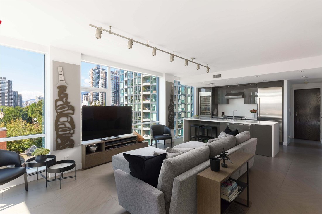 Condo in Vancouver, British Columbia, Canada 3 - 18817408