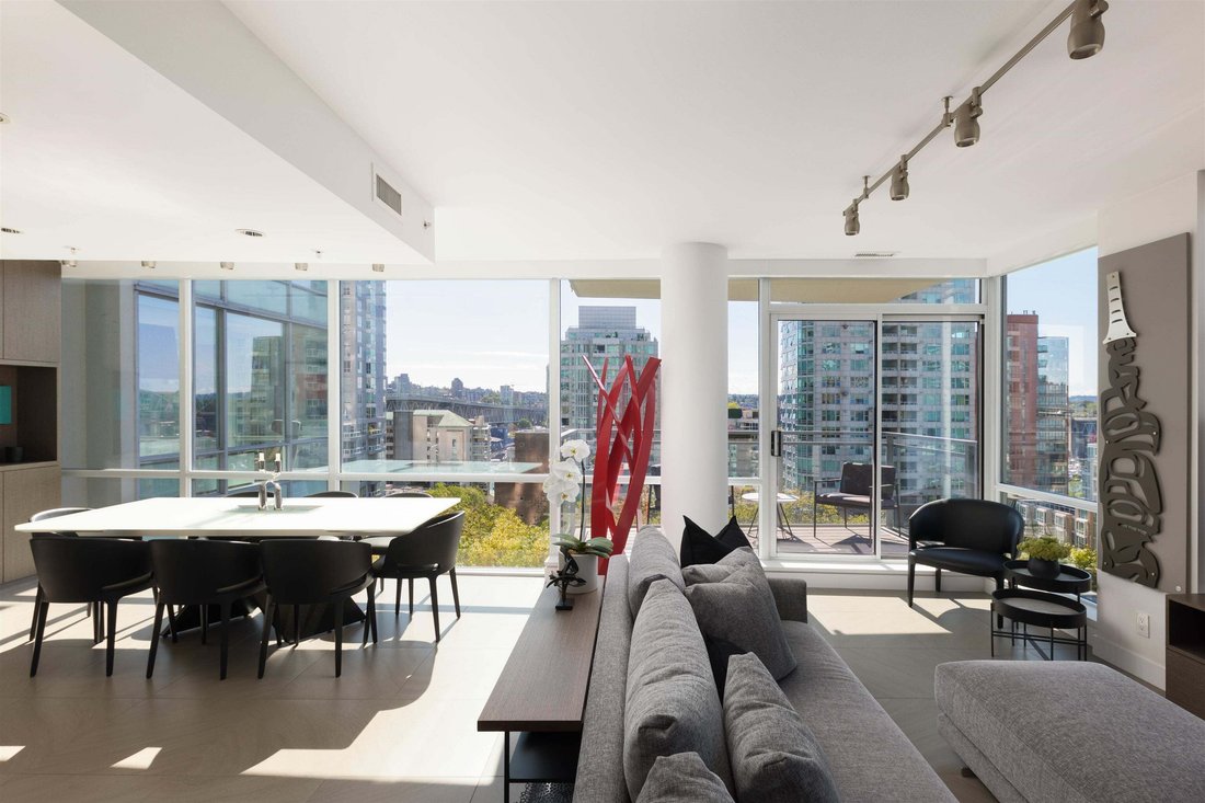 Condo in Vancouver, British Columbia, Canada 1 - 18817408