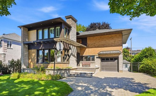 House in Mount Royal, Quebec, Canada 1