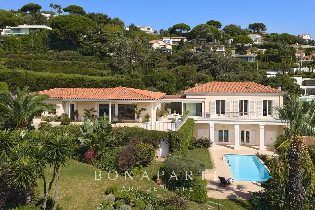 Villa in Cannes, Provence-Alpes-Côte d'Azur, France 1 - 18817929