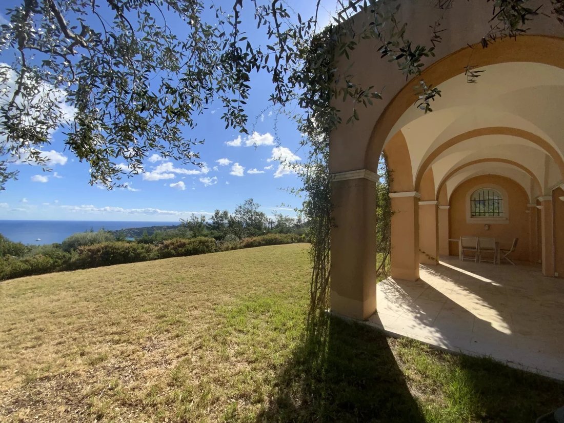 Villa en Menton, Provenza-Alpes-Costa Azul, Francia 3 - 18817842