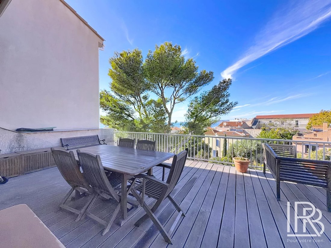 Apartment in Endoume, 7e Arrondissement, Marseille 2 - 18817823