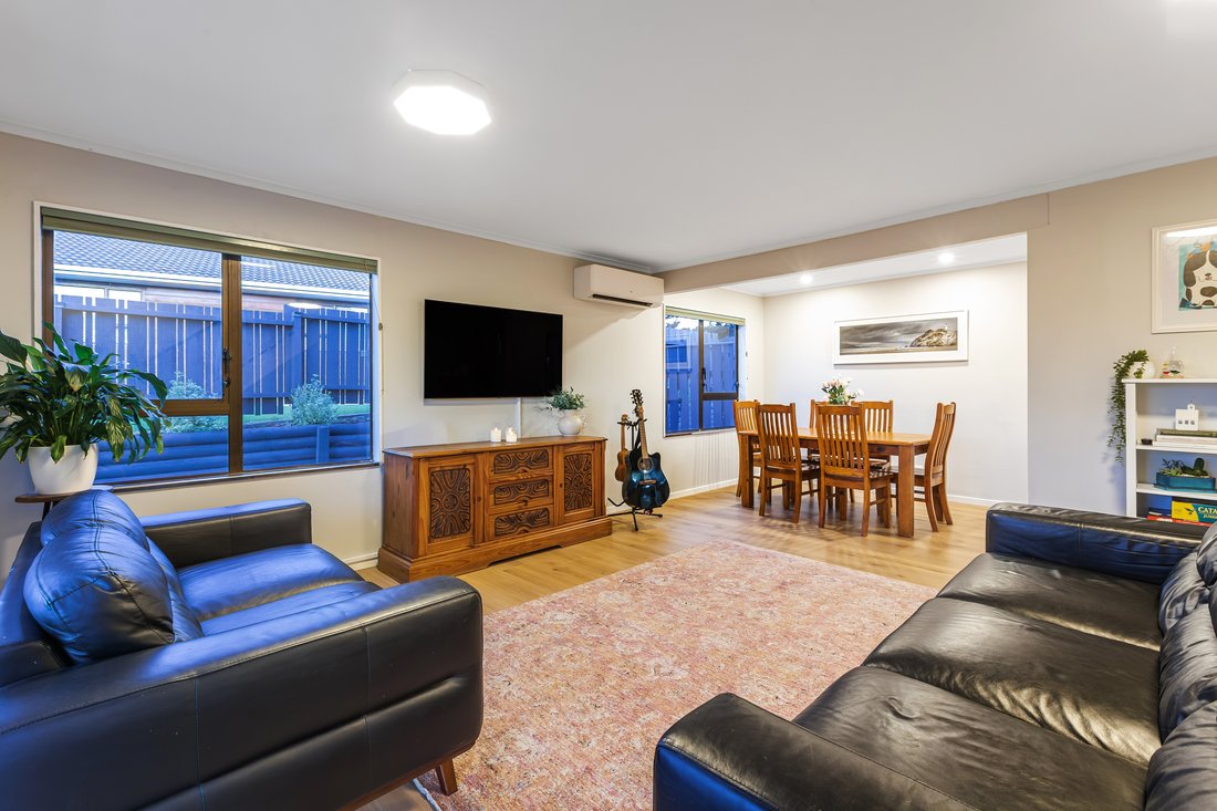 Porirua, Wellington, New Zealand 3 - 18817899