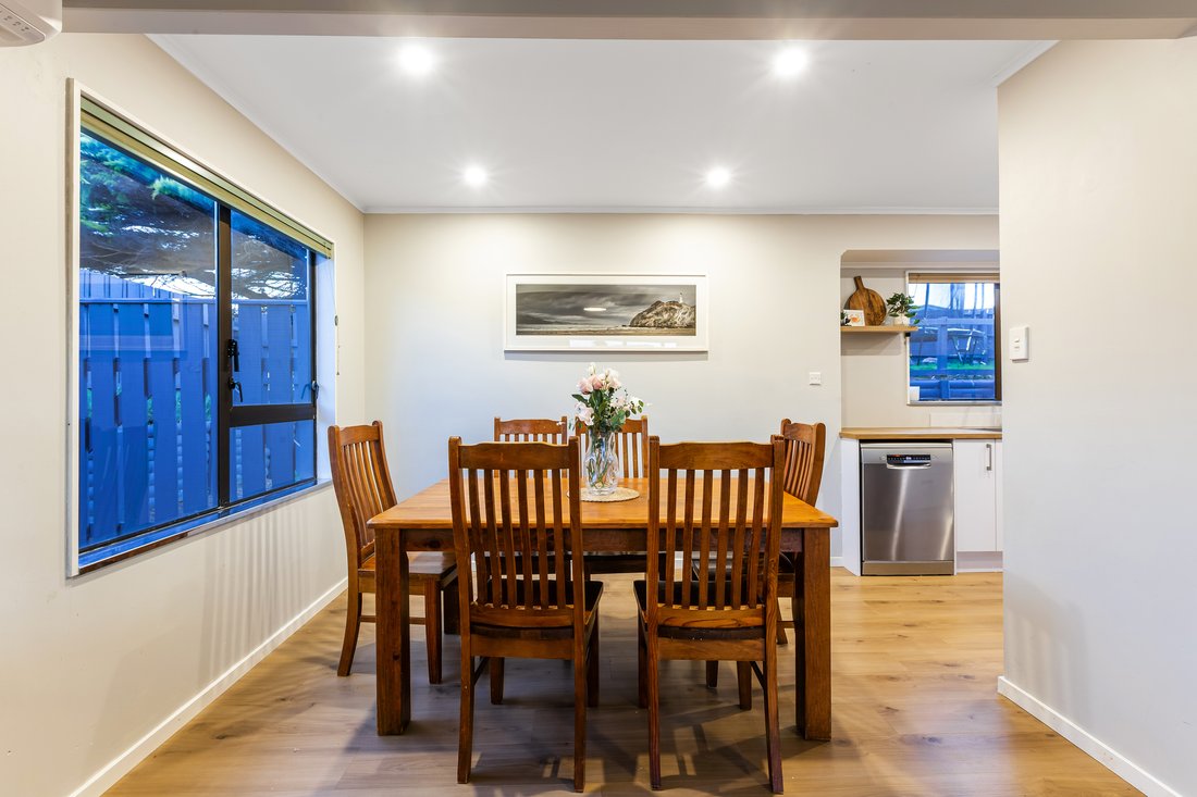 Porirua, Wellington, New Zealand 5 - 18817899