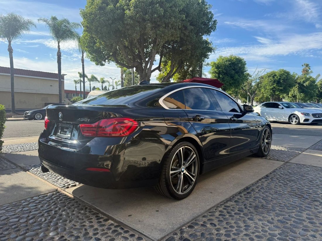 Sedan in Montclair, CA, United States 5 - 18817783