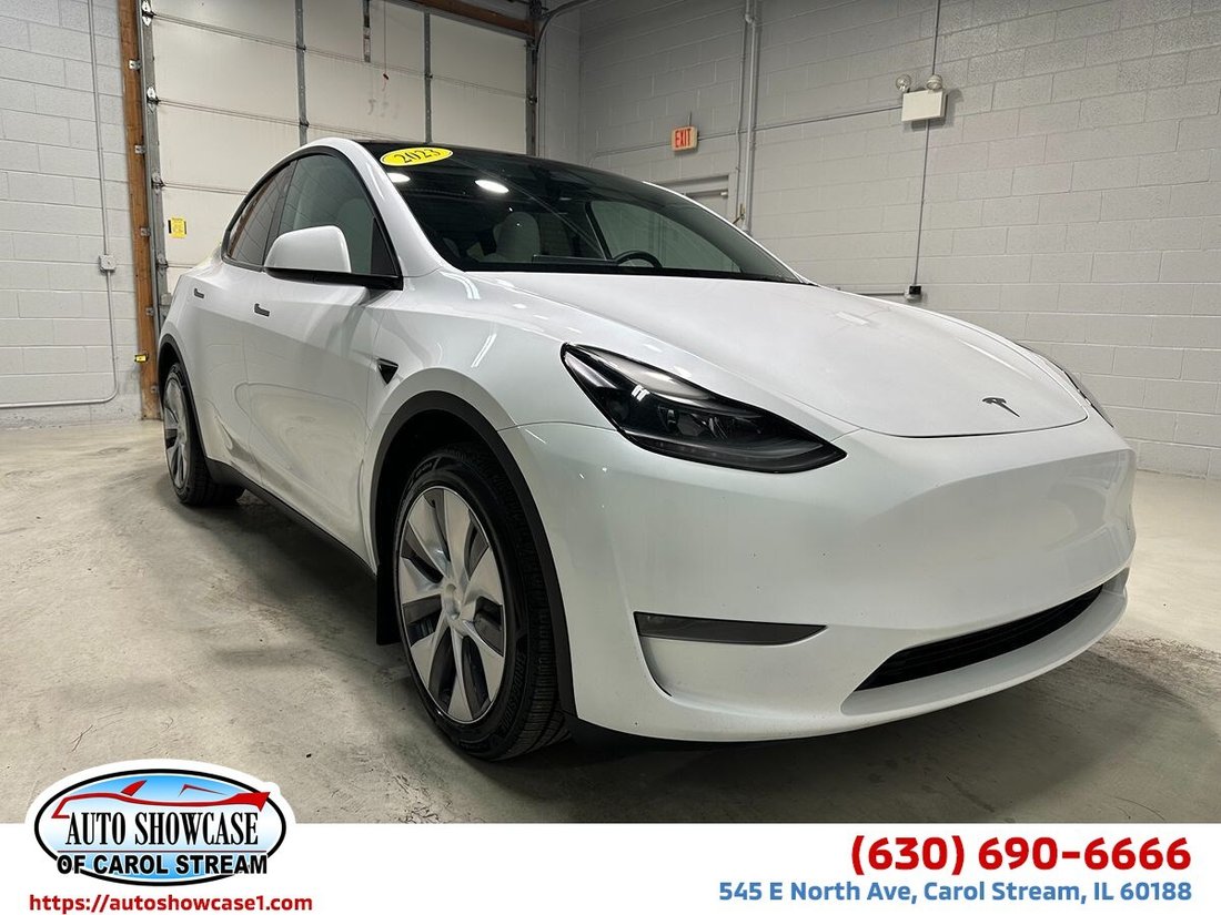 Suv in Carol Stream, IL, United States 1 - 18817762