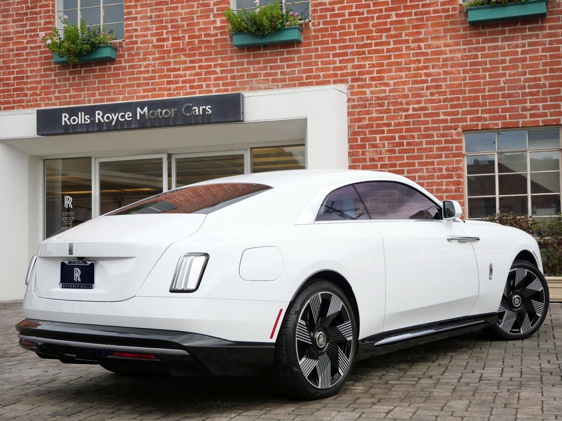 Coupe in Beverly Hills, CA, United States 2 - 18817829